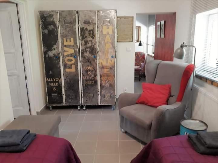 Dom Sztuk - House Of Arts Apartment Miedzyrzecz Bagian luar foto