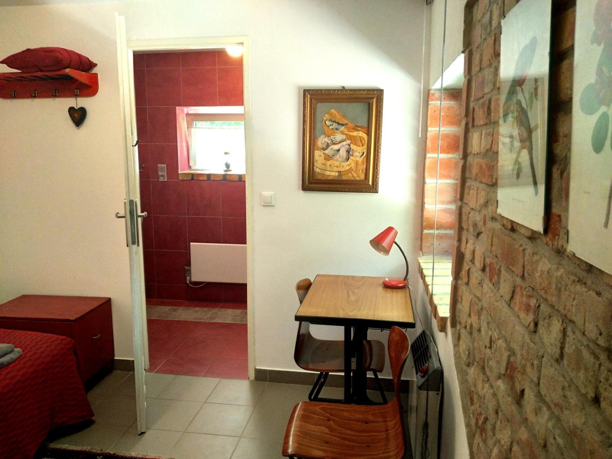 Dom Sztuk - House Of Arts Apartment Miedzyrzecz Bagian luar foto