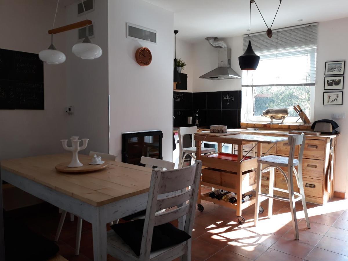 Dom Sztuk - House Of Arts Apartment Miedzyrzecz Bagian luar foto