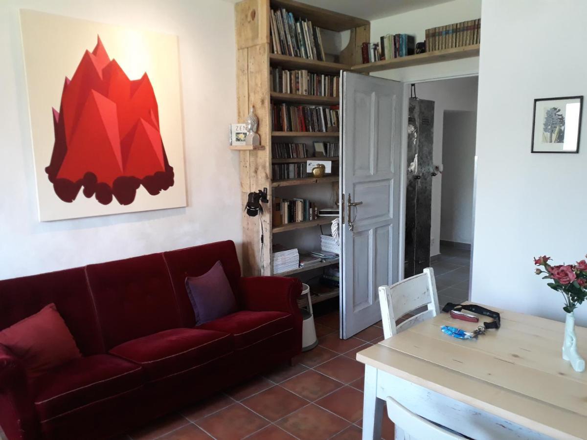 Dom Sztuk - House Of Arts Apartment Miedzyrzecz Bagian luar foto